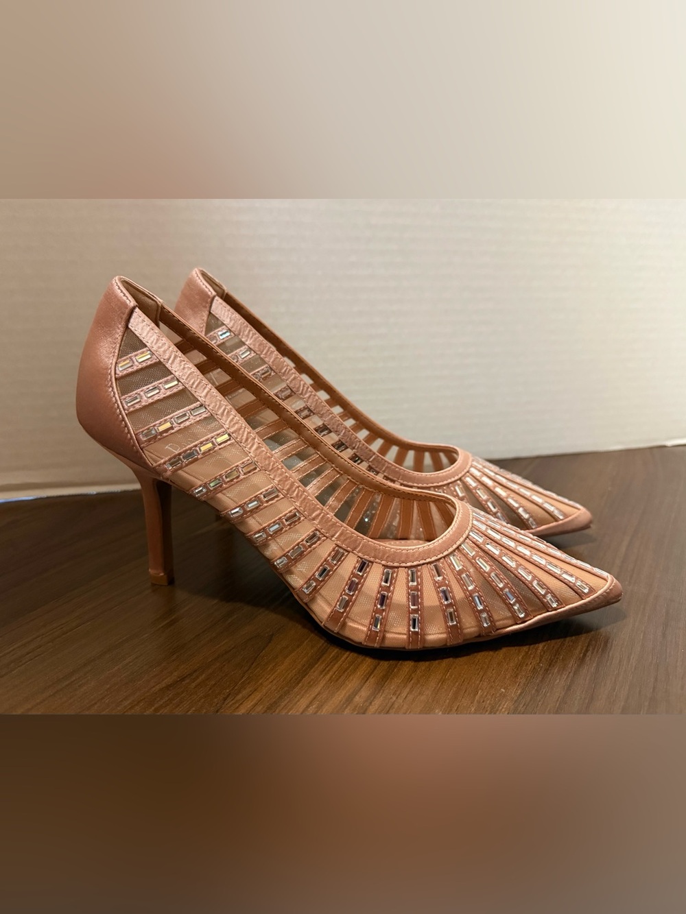 STUNNING! Linea Paolo Paola-L Mesh Beaded Satin Pump - Blush Pink ✨ NEW in box